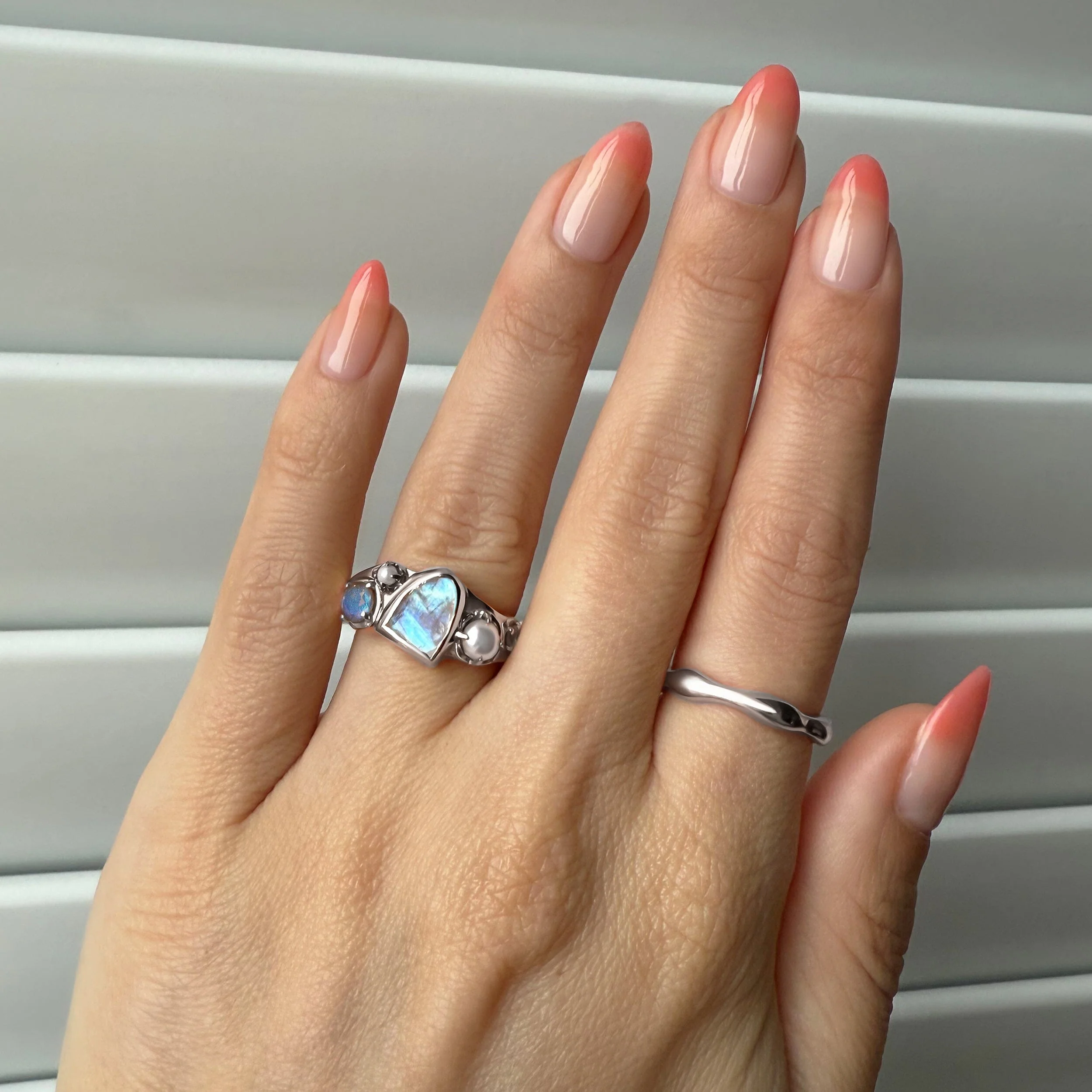 Mist Heirloom Ring & Magma Band - Image 9